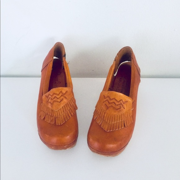 SOLD Vintage leather Platform Clogs cut out Wood - Picture 2 of 7